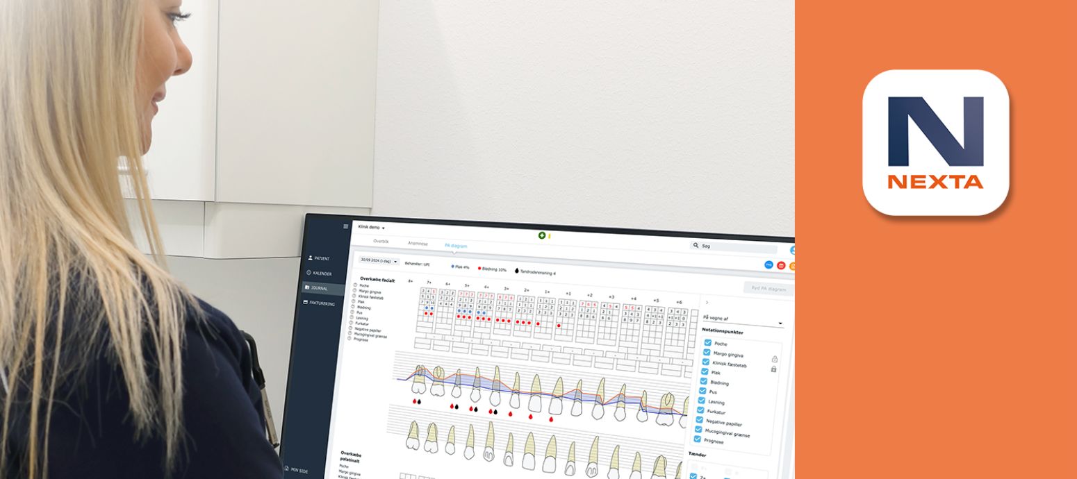 Tandlæge arbejder i NEXTA Journalsystem
